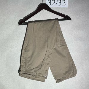 Men’s Levi Khaki Pants 32/32